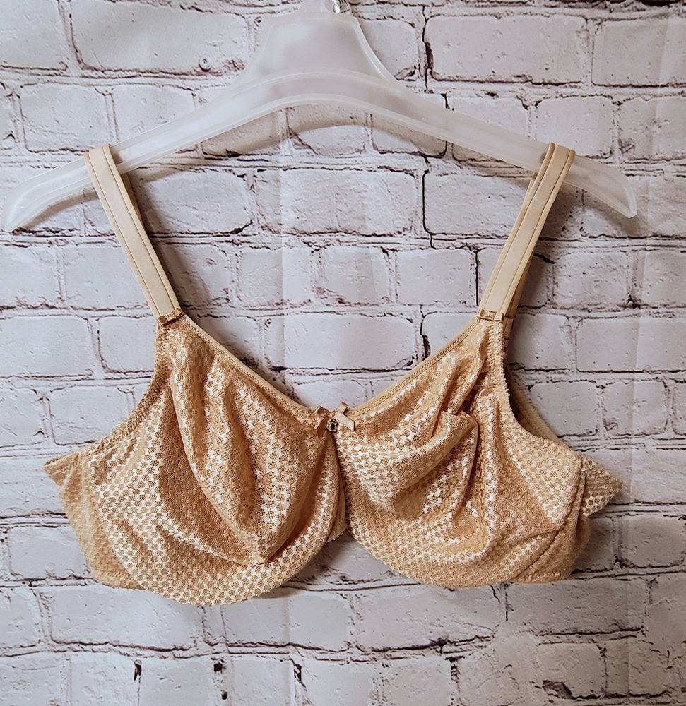 Chantelle C. Magnifique Minimizer Bra Underwire 44C Nude